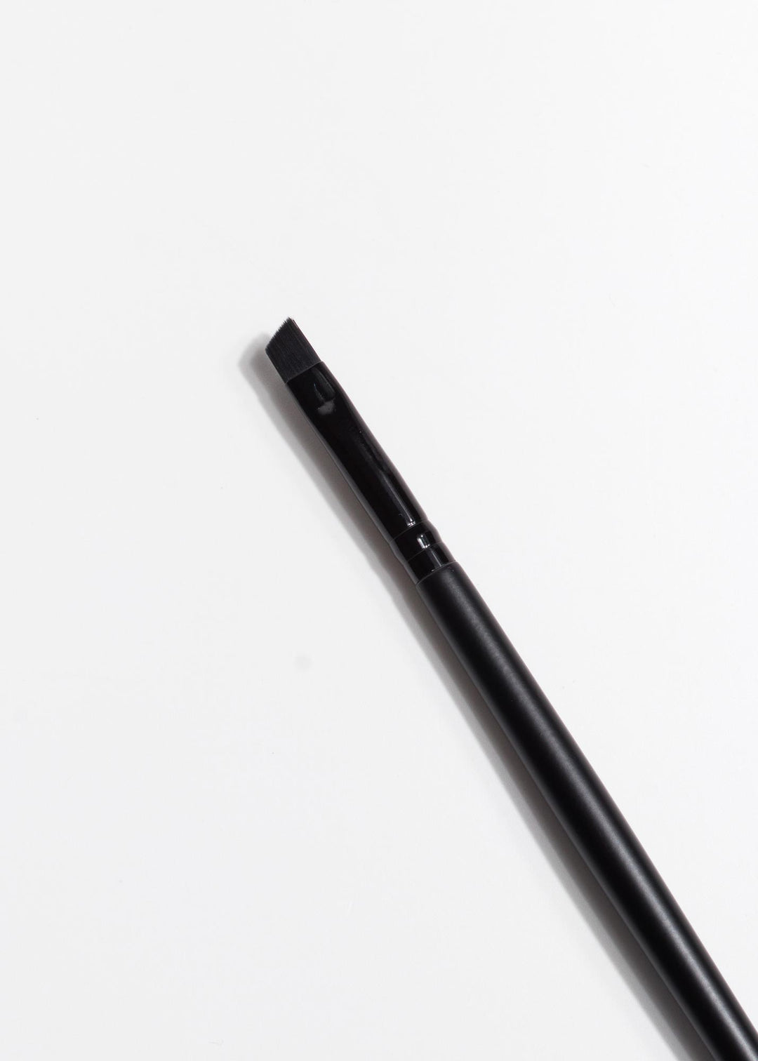 beneficios brocha angulada elf romanamx