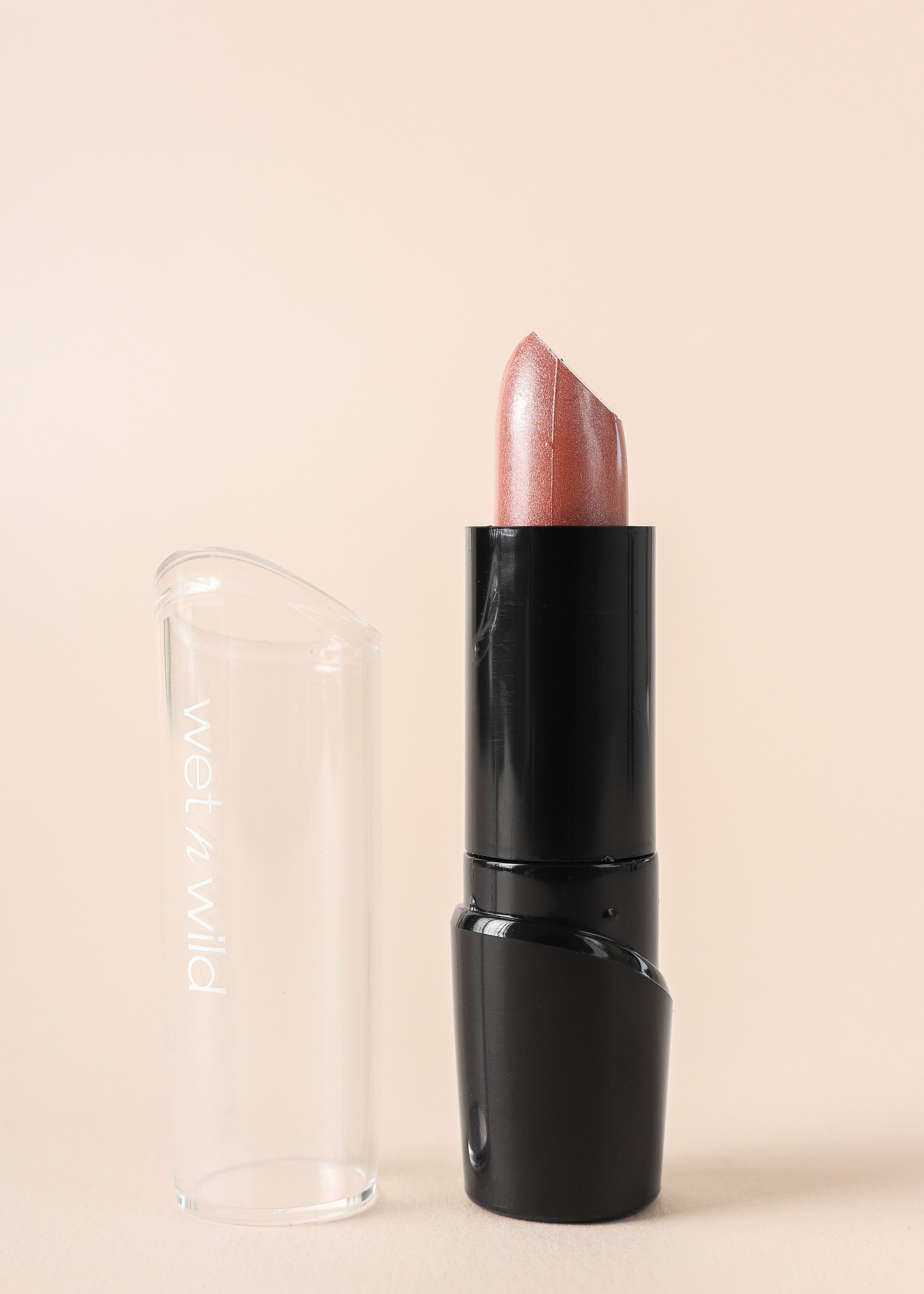 Wet N Wild Silk Finish Lippenstift – Farbe: Honolulu Is Calling | Mit Macadamia-Öl, Vitaminen, Seidiger Finish