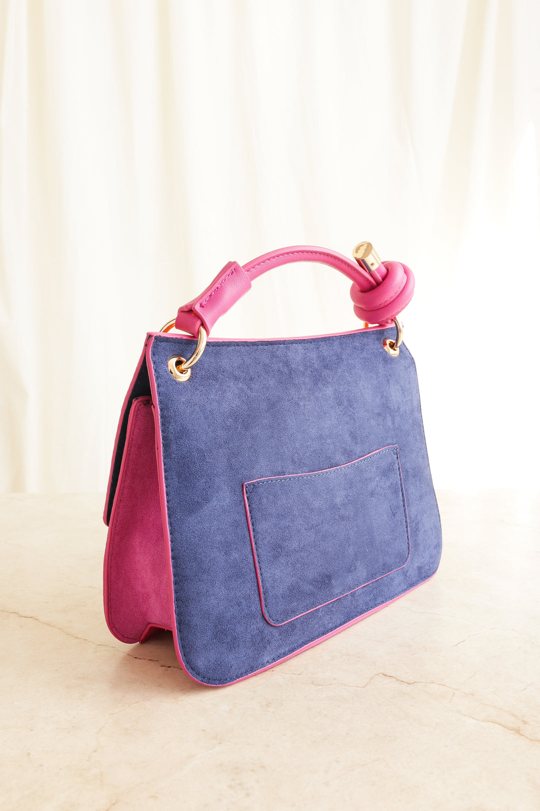 Bolsa Cloe Briefcase Contraste de Materiales Color Azul Marino y Multicolor