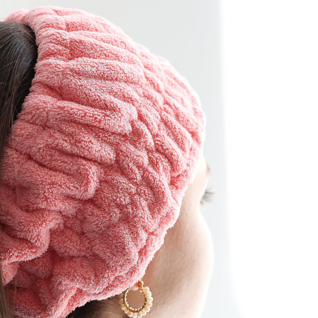ROMANA-Descripción: No daña el cabello: las diademas son suaves y cómodas para usar y no dañan nuestro cabello. Protege tu cabello tierno, sin arrugas, sin daños. No se desliza: sujeta el cabello firmemente mientras te lavas la cara, trabajas y aplicas una máscara facial. Asegúrate de que tu cabello no se resbale, protege y apoya tu cabello mientras reduce la tensión y el dolor del cuero cabelludo. Adecuado para varias ocasiones: estas diademas de lazo son ideales para llevar en ropa deportiva o