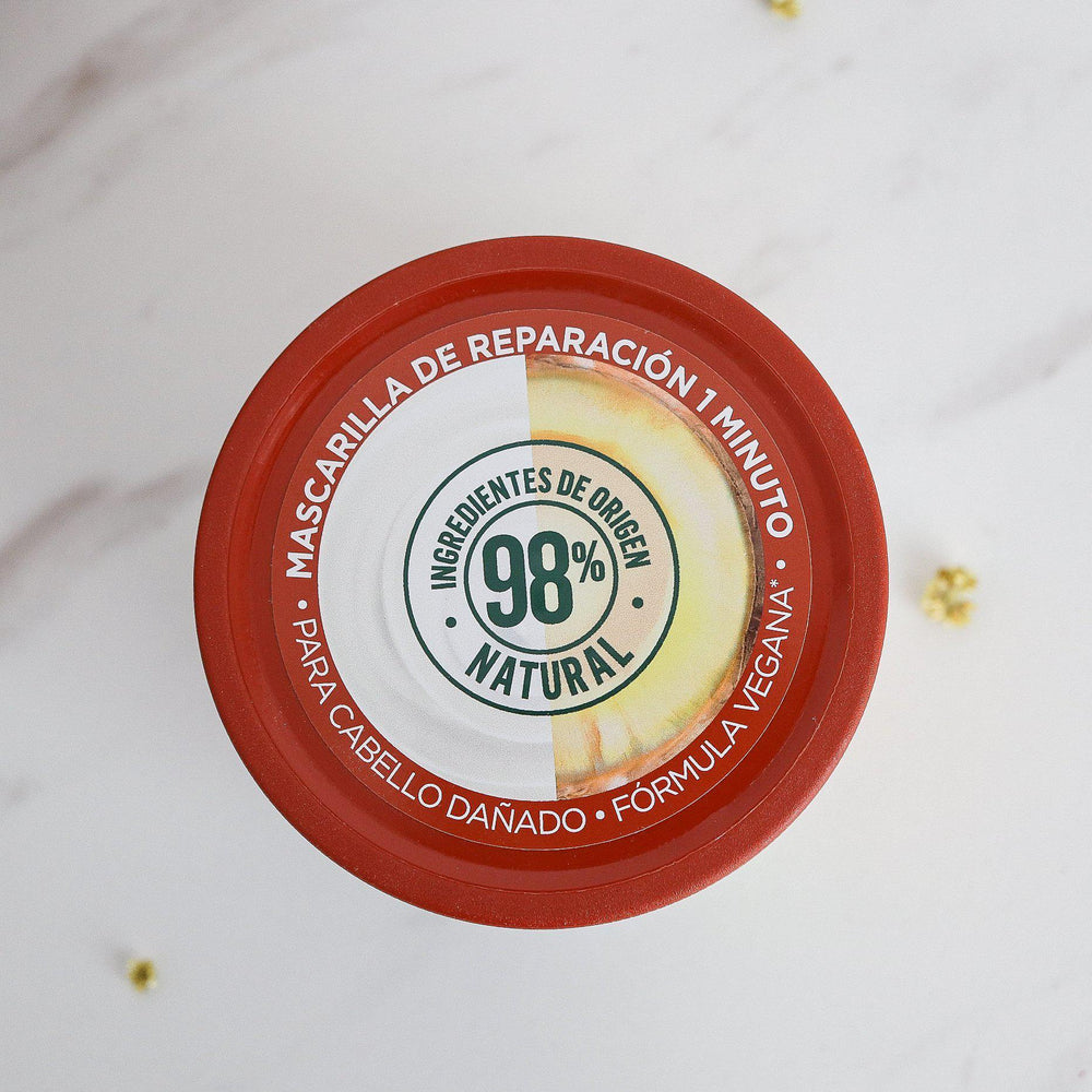 ROMANA-Descripción: Mascarilla para el cabello que te ayudara para el cuidado que necesites. Úsala como acondicionador, como tratamiento o como crema para peinar. Con 98% de ingredientes de origen natural. Fórmula vegana sin siliconas, parabenos ni colorantes artificiales. Beneficios: Cabello con energía, fuerza y cuerpo. Cómo usar o aplicar: Aplícalo de medios a puntas y en tan solo un 1 minuto enjuaga para un súper pelo! Contenido del producto: 343 ml Tipo de cabello: Cabello seco Ingredientes